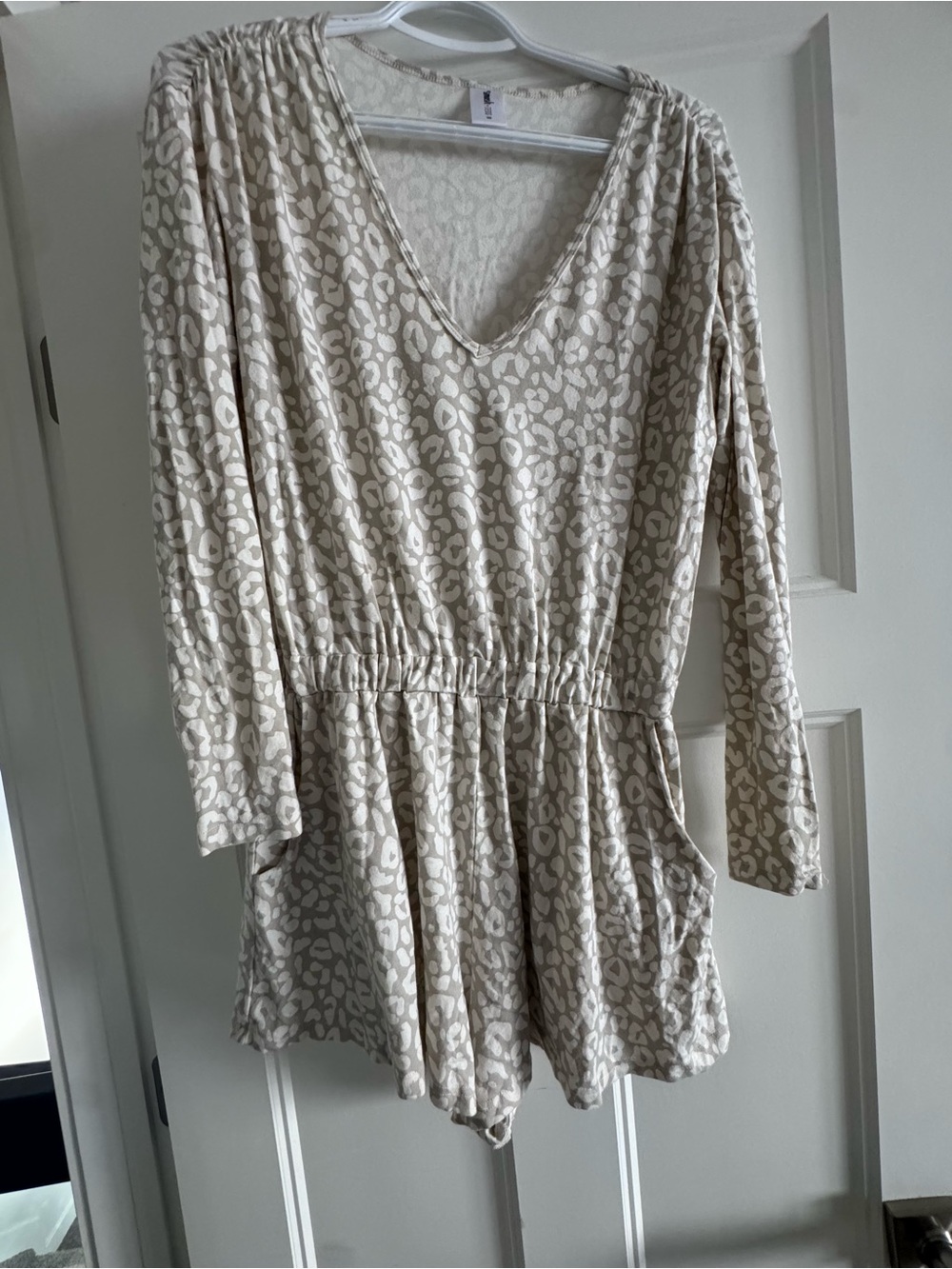 Smash + Tess Beige Cream Leopard-Print V-Neck Tunic Romper